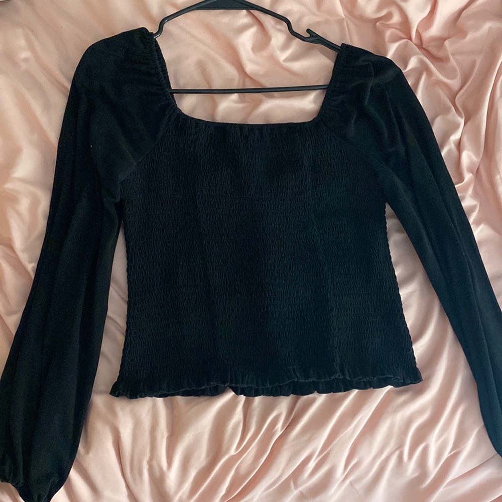 Black cropped ruched top